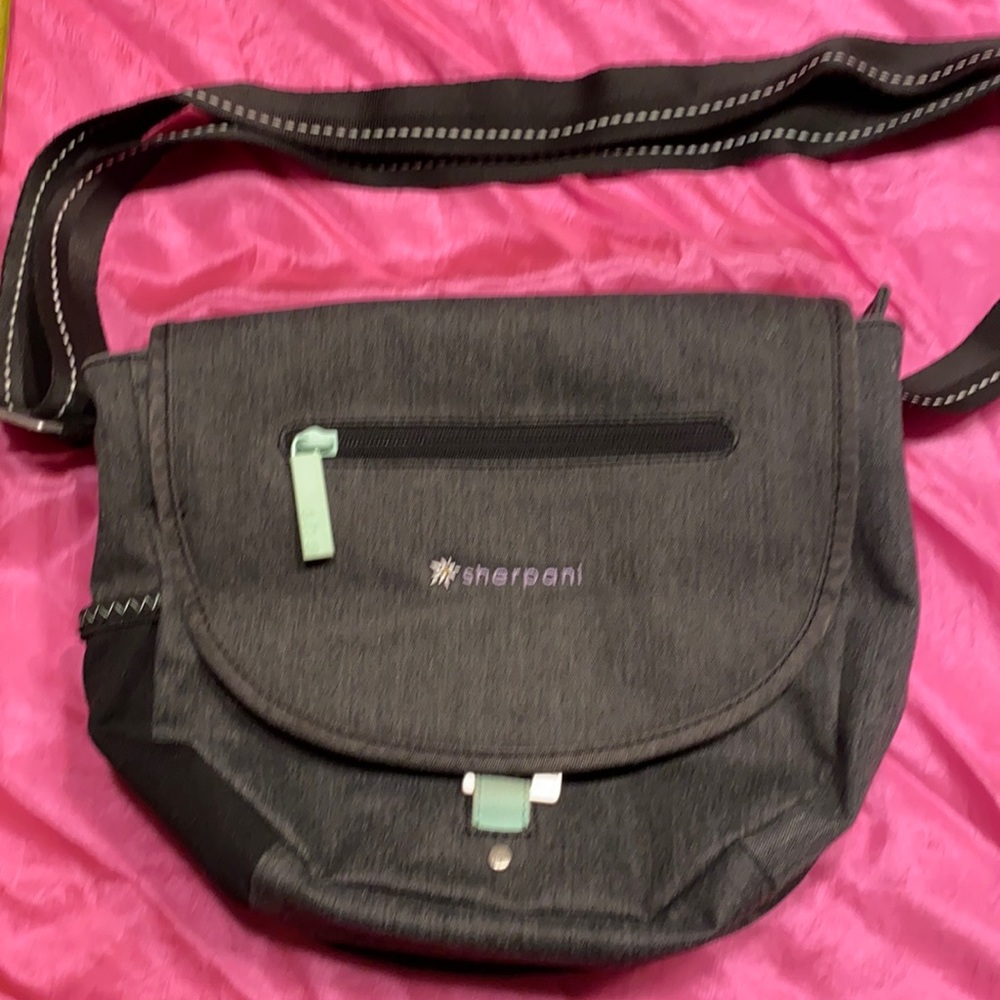 Sherpani purse